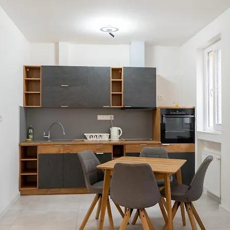 Modern 2br Gem In Center Apartman Pozsony