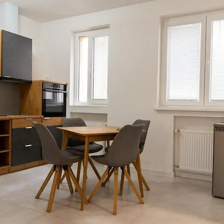 Modern 2br Gem In Center