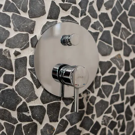 Modern 2br Gem In Center Apartman *