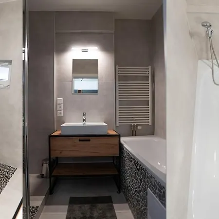 Apartman Modern 2br Gem In Center *