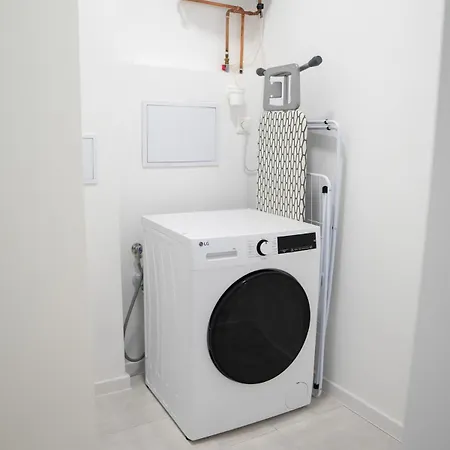 Modern 2br Gem In Center