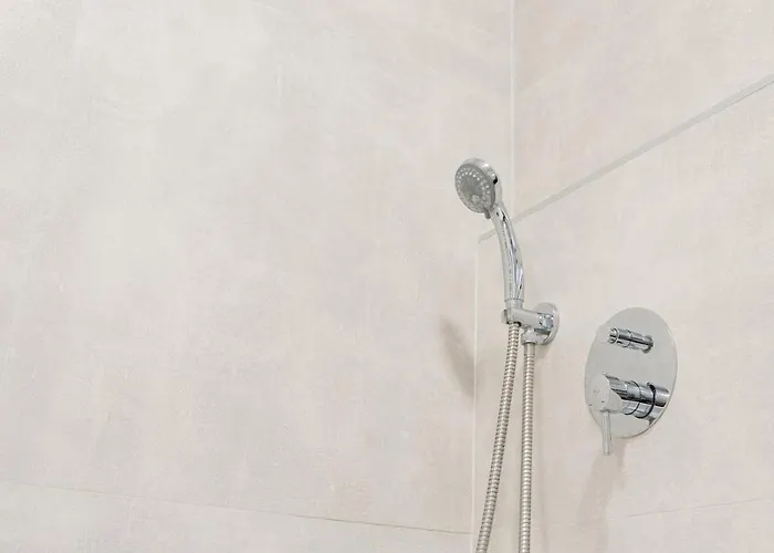 شقة Modern 2br Gem In Center *