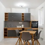 Modern 2br Gem In Center Appartement Bratislava