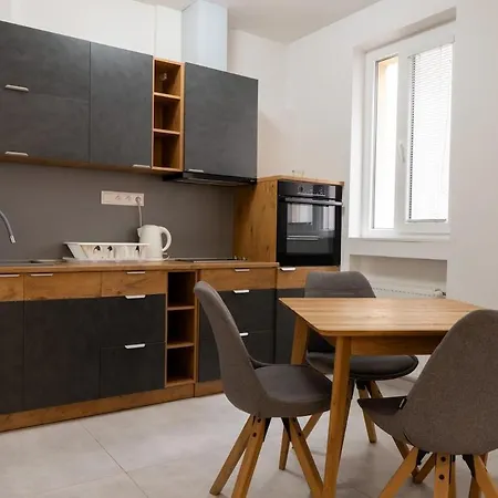 Modern 2br Gem In Center Apartament Bratysława